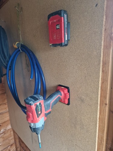 Einhell tools battery wall - &,